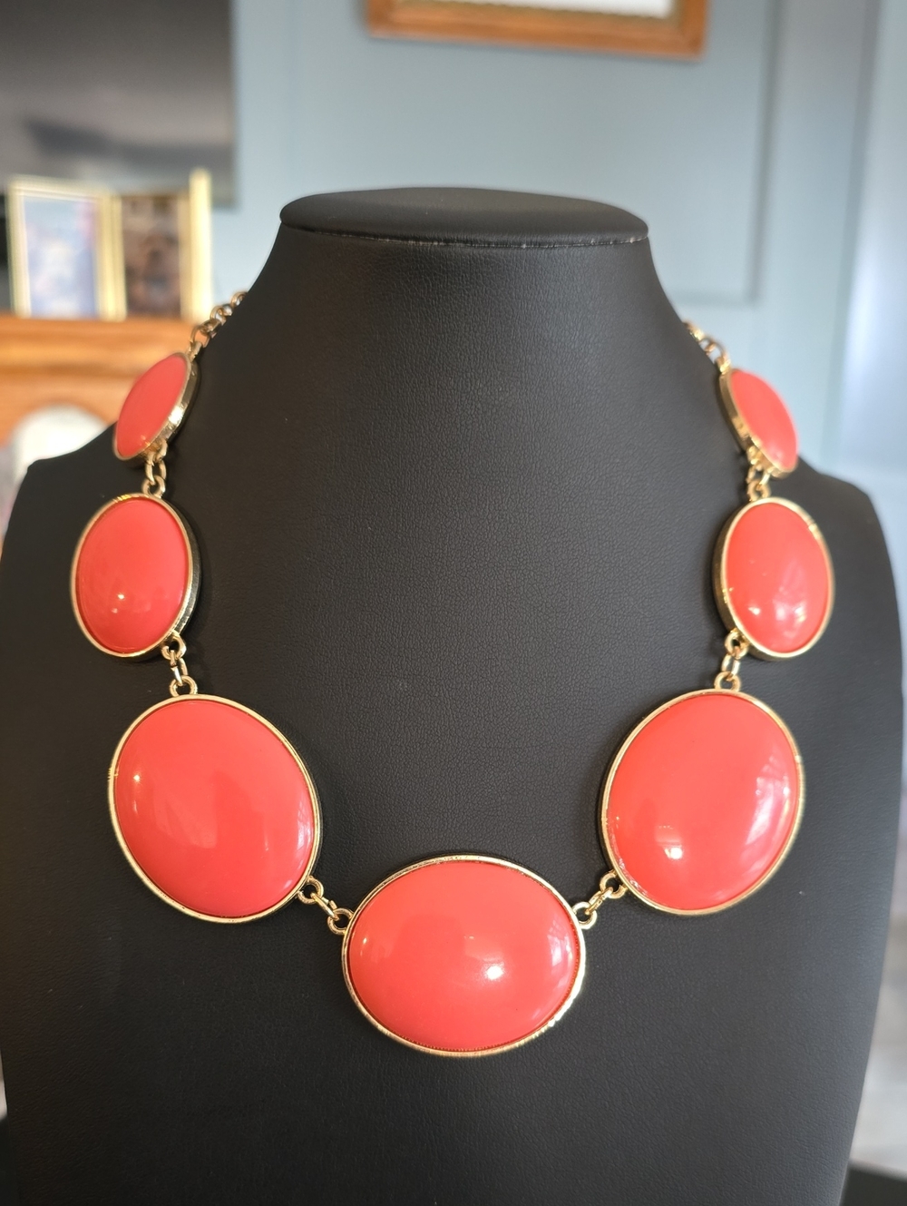 Coral Statement Oval Necklace - Gold Frame